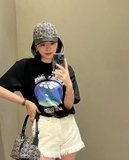 Tshirt Loewe logo tròn họa tiết