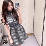 Váy sát nách Dior khóa ngực