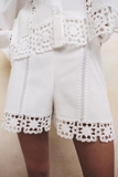 Quần short Zara ren dập