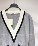 Áo len SANDRO ghi cổ V trắng