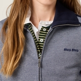 Áo khoác MIUMIU ghi viền tay nâu chun gấu (có set)