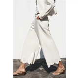 Quần ZARA trắng xuông dập nổi (có set)