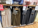 Chân váy UNIQLO lụa satin