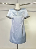 Váy lụa SELF PORTRAIT xanh cut-out cổ