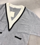 Áo len SANDRO ghi cổ V trắng