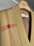 Cardigan BURBERRY kẻ đỏ