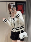 Cardigan Chanel viền trắng 2 màu