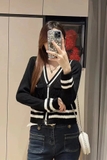 Cardigan Chanel viền trắng 2 màu