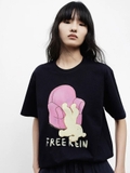 Tshirt MO&CO FREE KEIN đen họa tiết