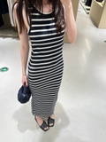 Váy COS sát nách kẻ navy