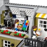 Lego Parisian Restaurant 10243