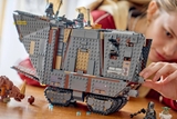 LEGO Star Wars Offworld Sandcrawler™ and Mudhorn 75453