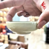 Tách Sứ Cảnh Đức Vẽ Tay - Màu Bơ