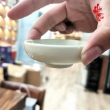 Tách Sứ Cảnh Đức Vẽ Tay Chú Cá - Trắng Kem