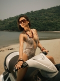 SISTERS Swimsuit da beo Wilder