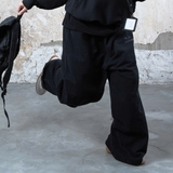 Wideleg distressed Blackorp Logo - black sweatpant