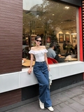 Quần jeans ống suông xanh đậm thêu họa tiết túi sau - GOOTIKFASHION