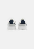Lacoste L001