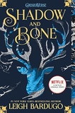 Shadow and Bone (The Shadow and Bone Trilogy, 1)