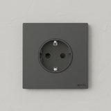 Ảnh Thực Tế Bộ Ổ Cắm Schuko Vuông Màu Xám Simon M7 Gem Diamond Gray Mã 661687G-4D