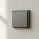 Ảnh Thực Tế Module Công Tắc 20A Vuông Màu Xám Đảo Chiều Có Đèn Led Simon I7 Mã 702024-61