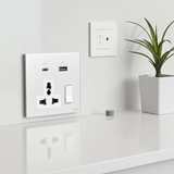 Bộ Ổ Cắm Đa Năng Kèm Sạc USB A+C Và Công Tắc Vuông Màu Trắng Simon M7 Gem Diamond White Mã 66E7253G-4F-giúp bề mặt không bóng lóa mà có chiều sâu, mô phỏng vẻ đẹp trầm ổn của đá quý.