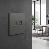 Bộ Ổ Cắm Điện Thoại và Mạng Cat6 Vuông Màu Xám Simon M7 Gem Diamond Grey Mã 665229G-4D-Cổng điện thoại RJ11 sử dụng vật liệu tiếp xúc cao cấp, đảm bảo tín hiệu thoại luôn trong trẻo