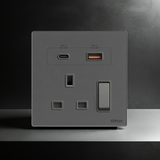 Bộ Ổ Cắm Đơn Kiểu Anh Kèm Sạc USB A+C Và Công Tắc Vuông Màu Xám Simon M7 Gem Diamond Gray Mã 66E7254G-4D-Kính chống chói (Anti-glare Glass) Bề mặt kính cường lực