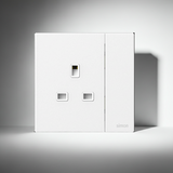 Bộ Ổ Cắm Kiểu Anh (13A 250V) Vuông Màu Trắng Simon M7 Gem Diamond White Mã 661382G-4F-không gây chói mắt nhưng vẫn giữ được độ trong trẻo cốt lõi của thủy tinh.