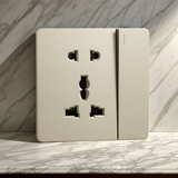 Bộ Ổ Đơn 2 Chấu Và Ổ Đa Năng Kèm Công Tắc Vuông Màu Sâm Panh Simon S6 581080-46 - 3 chức năng trong 1 – tiện lợi, tiết kiệm không gian