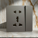 Bộ Ổ Đơn 2 Chấu Và Ổ Đa Năng Kèm Công Tắc Vuông Màu Xám Simon S6 581080-61 - 3 chức năng trong 1, tiết kiệm diện tích