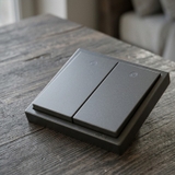 Công tắc vuông Simon i7 màu xám LED 701023-61 đẹp