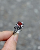 Nhẫn Garnet Cổ Điển De Luna