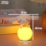 Tượng Chó Trắng Cinnamoroll Ngồi Quả Cầu Đèn Led Nhựa Cứng TQ