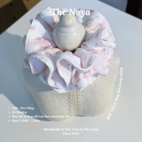 [BST Thỏ & Hoa Nở Trong Nắng] Scrunchie, dây buộc tóc xô muslim handmade siêu phồng hoạ tiết vintage The Noya X81 - Hoa nền kem
