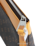 LOUIS VUITTON POCHETTE VOYAGE SOUPLE