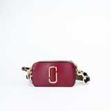 Marc Jacobs Túi đeo chéo Snapshot màu đỏ hồng