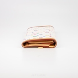Ví Louis Vuitton x Takashi Murakami Sarah Wallet White – Nghệ thuật Nhật Bản trên nền di sản Louis Vuitton