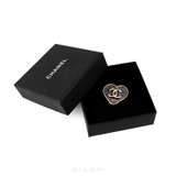 Chanel Coco Mark I24P Brooch GP Navy x Gold – Biểu tượng tinh tế của phong cách Parisian Chic