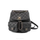 Chanel Gray Quilted Calfskin Medium Duma Pockets Drawstring Backpack – Sang trọng & tiện dụng trong từng chi tiết
