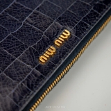 Miu Miu Matelassé Leather Clutch Black – Vẻ Đẹp Thanh Lịch &amp; Cá Tính