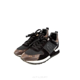 Louis Vuitton Run Away Trainers ‘Black’ 1AAP3D – Thời thượng & Năng động