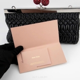 Miu Miu Matelassé Lux Kiss Lock Chain Clutch – Sắc Đen Thanh Lịch, Điểm Nhấn Cổ Điển Sang Trọng