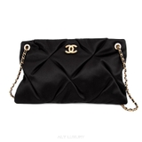 Chanel Large Pouch Bag – Tối giản & Sang trọng đậm chất Parisienne