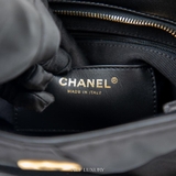 Chanel Large Pouch Bag – Tối giản & Sang trọng đậm chất Parisienne