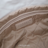 CHANEL 22 BAG WHITE QUILTED CALFSKIN