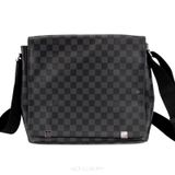 Louis Vuitton District MM Damier Graphite – Thanh lịch & hiện đại cho quý ông tinh tế