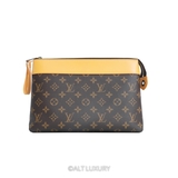 LOUIS VUITTON POCHETTE VOYAGE SOUPLE