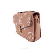 Louis Vuitton Pochette Métis – Arizona Beige Giant Monogram Empreinte Leather Thanh lịch & hiện đại trong từng chi tiết