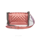 CHANEL Small Boy Flap Hồng Ánh Kim – Da Bóng Cao Cấp, Phong Cách Cá Tính – Mới 97%